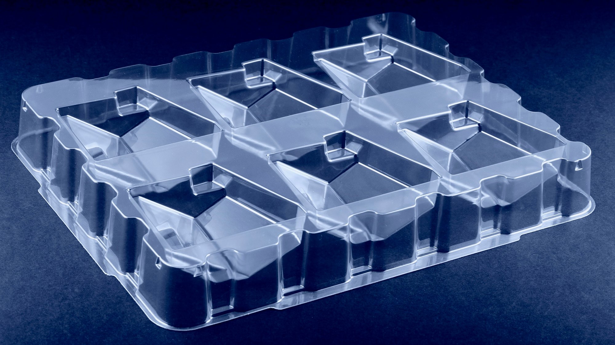 Thermoformed dunnage tray